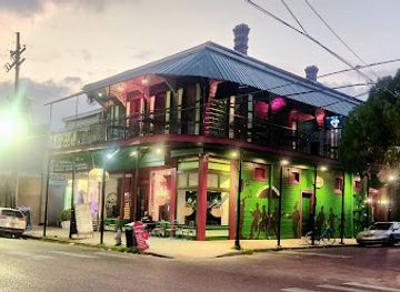 louisiana/new-orleans/garden-district/bar/balcony-bar-cafe