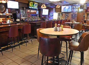 wisconsin/devil-s-lake-state-park/bar/square-tavern