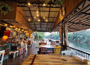 thailand/sai-yok-national-park/bar/baantangrimkwae