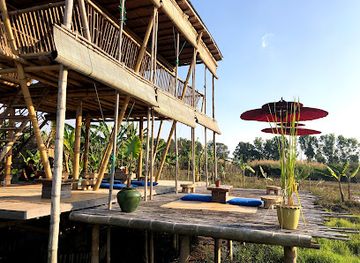 myanmar-burma/inle-lake/bar/la-riziere-buvette