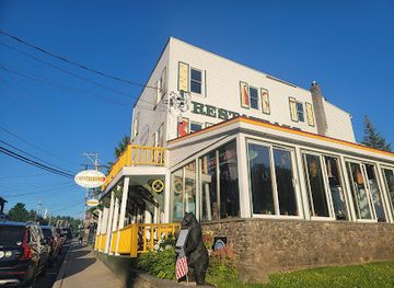 new-york/hunter-mountain/bar/last-chance-antiques-cheese-cafe