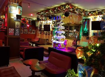 peru/apurimac/bar/lirikas-karaoke-show