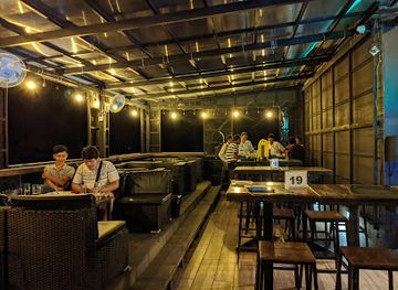 myanmar-burma/ayeyarwady-region/bar/lonkan-rooftop-bar