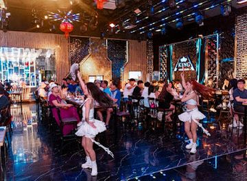 vietnam/nha-trang/nha-trang-cathedral/bar/king-beer-nha-trang