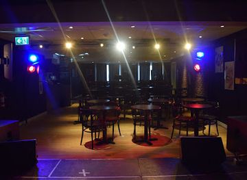 canada/yukon/bar/live-on-elgin