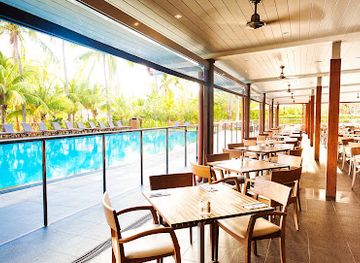 australia/whitsunday-islands/bar/pool-terrace-restaurant