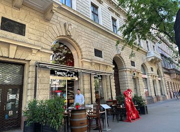 hungary/budapest/andrassy-avenue/bar/tapagria
