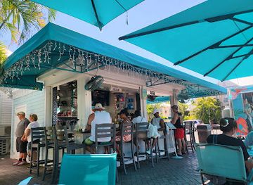 florida/key-west/bar/southernmost-point-bar