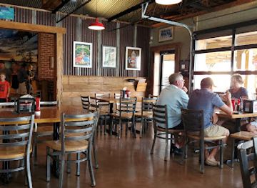 louisiana/atchafalaya-basin/bar/uncle-t-s-oyster-bar