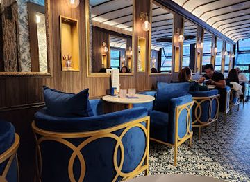 canada/central-canada/bar/c-suite