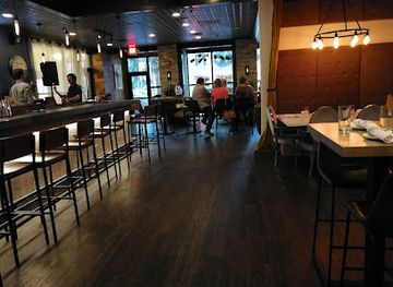 south-carolina/grand-strand/bar/strong-waters-craft-cocktails-and-kitchen