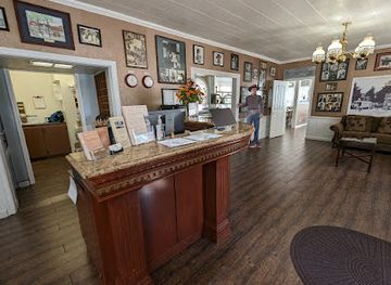 utah/kanab/bar/the-dining-room-at-parry-lodge
