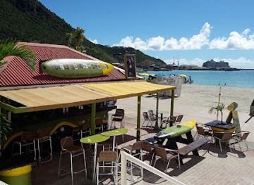 sint-maarten/little-bay-beach/bar/dirty-sanchez-crew-bar