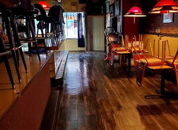 iowa/backbone-state-park/bar/gene-s-place