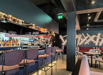 Putaine restaurant & bar