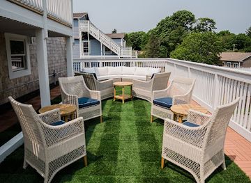 rhode-island/narragansett-beach/bar/the-surf-shack-bed-breakfast