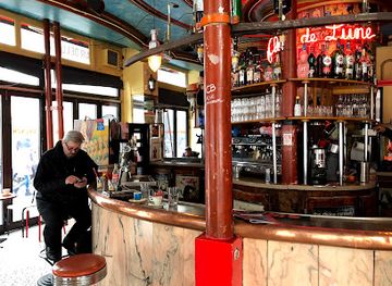 france/paris/montmartre/bar/au-clair-de-lune