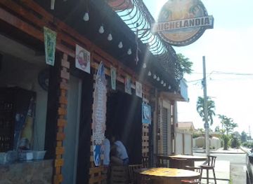 ecuador/salinas/bar/michelandia