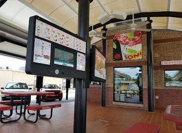 louisiana/honey-island-swamp/bar/sonic-drive-in