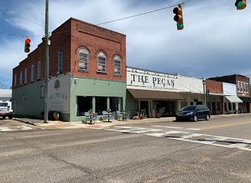 alabama/roland-cooper-state-park/bar/the-pecan-downtown-camden