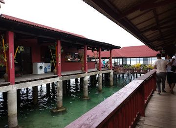 indonesia/pulau-wakatobi/bar/restaurant-wisata