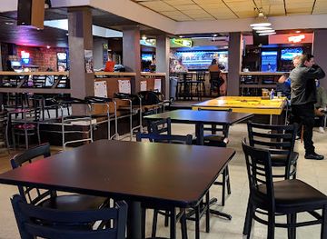 Mingle's Lounge