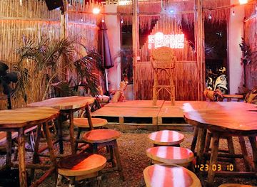 cambodia/phnom-penh/bar/funky-festi