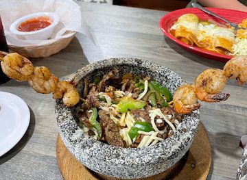 nebraska/eugene-t-mahoney-state-park/bar/luna-azul-mexican-restaurant