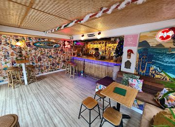 australia/great-barrier-reef/bar/flamingos-tiki-bar