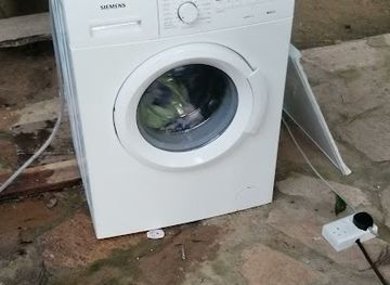 uganda/ssese-islands/bar/kasubi-pub-logdes