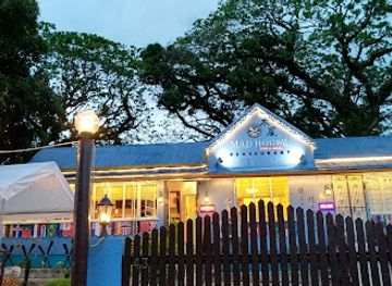 fiji/central-division/bar/mad-house-bbq-and-grill