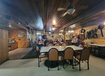 south-dakota/wind-cave-national-park/bar/the-hitchrail-bar-restaurant