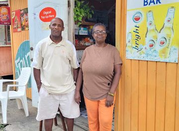 trinidad-and-tobago/edith-falls/bar/gator-s-bar