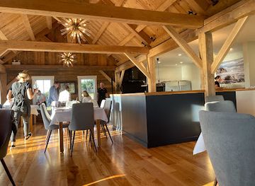 canada/cape-breton-island/bar/woodroad-restaurant-a-cape-breton-dining-experience