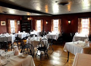 rhode-island/yawgoo-valley-ski-area/bar/white-horse-tavern