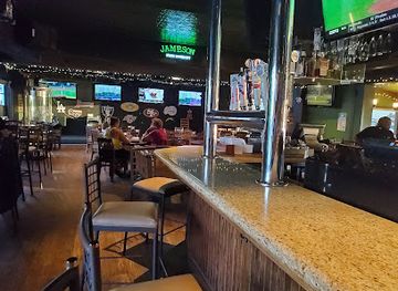 california/long-beach/naples/bar/malainey-s-grill-one-hell-of-an-irish-bar