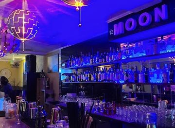 switzerland/valais/bar/moon-bar