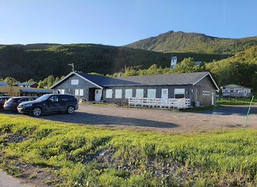 norway/senja-island/bar/skagi-senja-hotel-lodge-flo-bord-og-bar