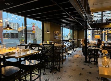 missouri/st-louis/grand-center/bar/small-batch-whiskey-fare