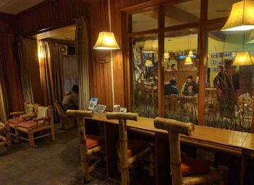 india/manali/old-manali/bar/drifters-inn-cafe-bar-restaurant-in-manu-temple-road-manali