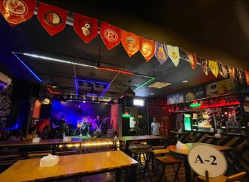 myanmar-burma/yangon/sanchaung/bar/friend-s-fusion-sports-bar