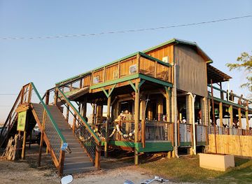 T Rivers Bar & Grill