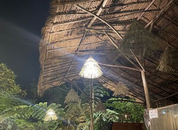 indonesia/sulawesi/bar/cliff-bar-tomohon