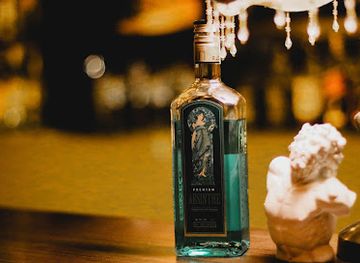 vietnam/hanoi/dong-da-district/bar/emerald-hanoi