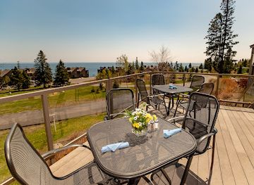 minnesota/lutsen-mountains/bar/waves-of-superior-cafe