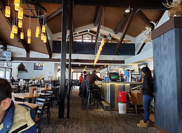 vermont/okemo-mountain-resort/bar/the-bull-restaurant-bar