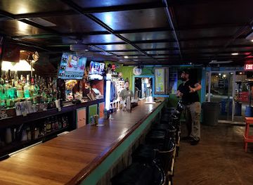 north-carolina/crystal-coast/bar/emerald-club