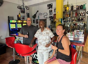 jamaica/north-coast/bar/dodd-s-lounge