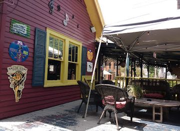 louisiana/acadiana/bar/artmosphere