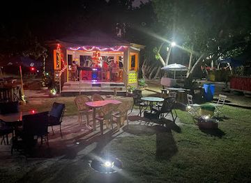 jamaica/pedro-plains/bar/lola-s-on-the-beach